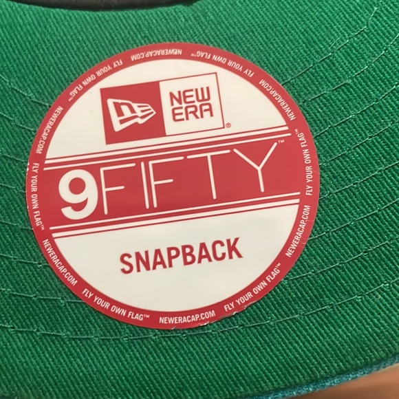 New Era Hornets flat brim snap back - Picture 3 of 3